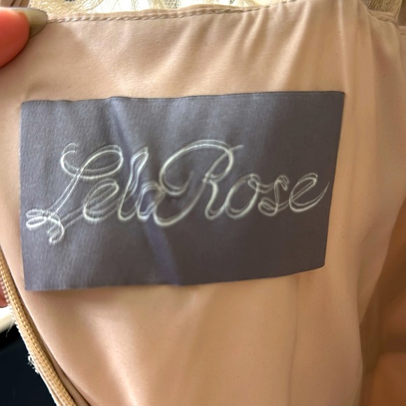LELA ROSE size 6 made in USA. Very elegant and glamorous. - Picture 9 of 10